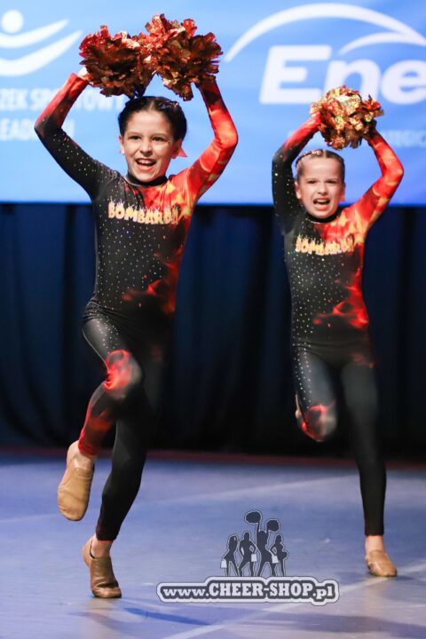 pompony hologram, cheer poms, profesjonalne pompony dla cheerleaderek, holo gold poms