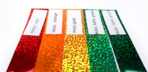 Wybrane kolory z dostępnej oferty pasków holograficznych z których wykonywane są pompony dla mażoretek i cheerleaders