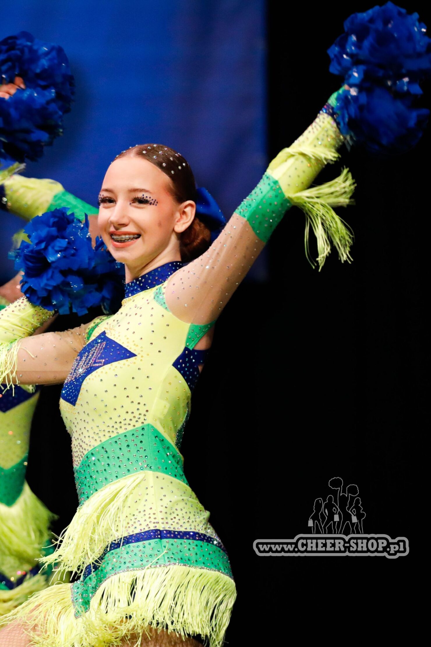 fluo blue poms, professional cheer pompoms, niebieskie profesjonalne pompony dla cheerleaders