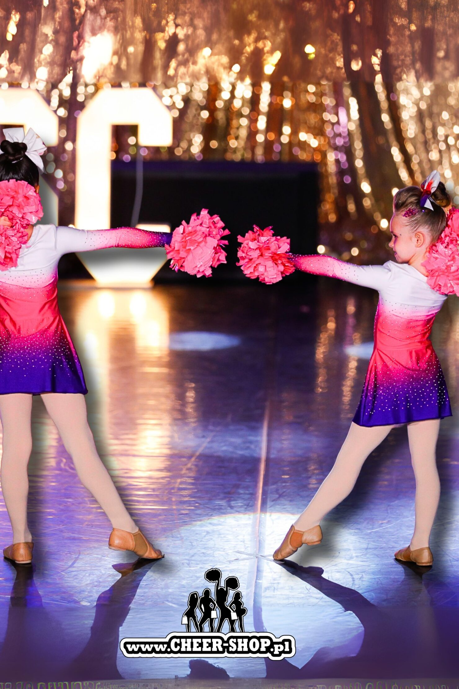 pink poms for cheerleaders, professional poms, profesjonalne pompony dla cheerleaderek, różowe cheer pompony