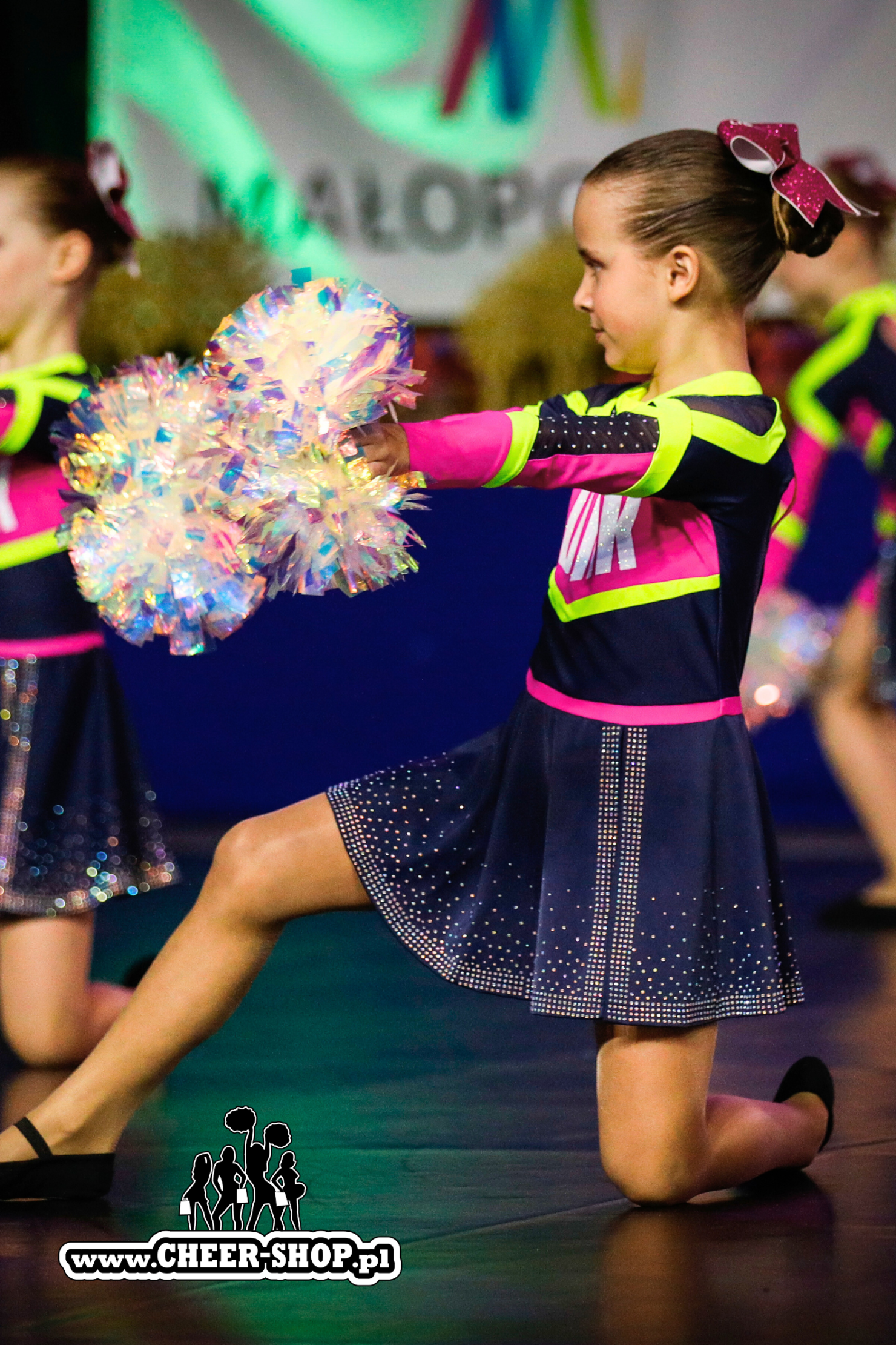 crystal poms, professional poms, pompoms for cheerleaders, pompony dla cheerleaderek, pompony crystal