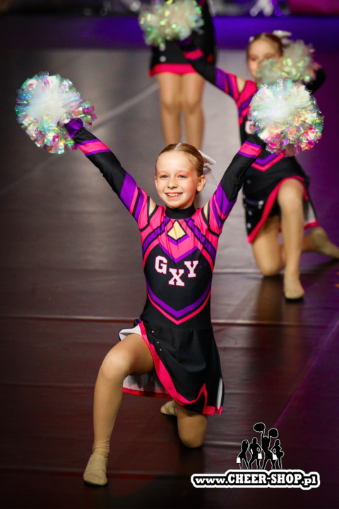 pompony cheerleaders, cheer pompony, cheer poms, pompon golden crystal, golden crystal poms