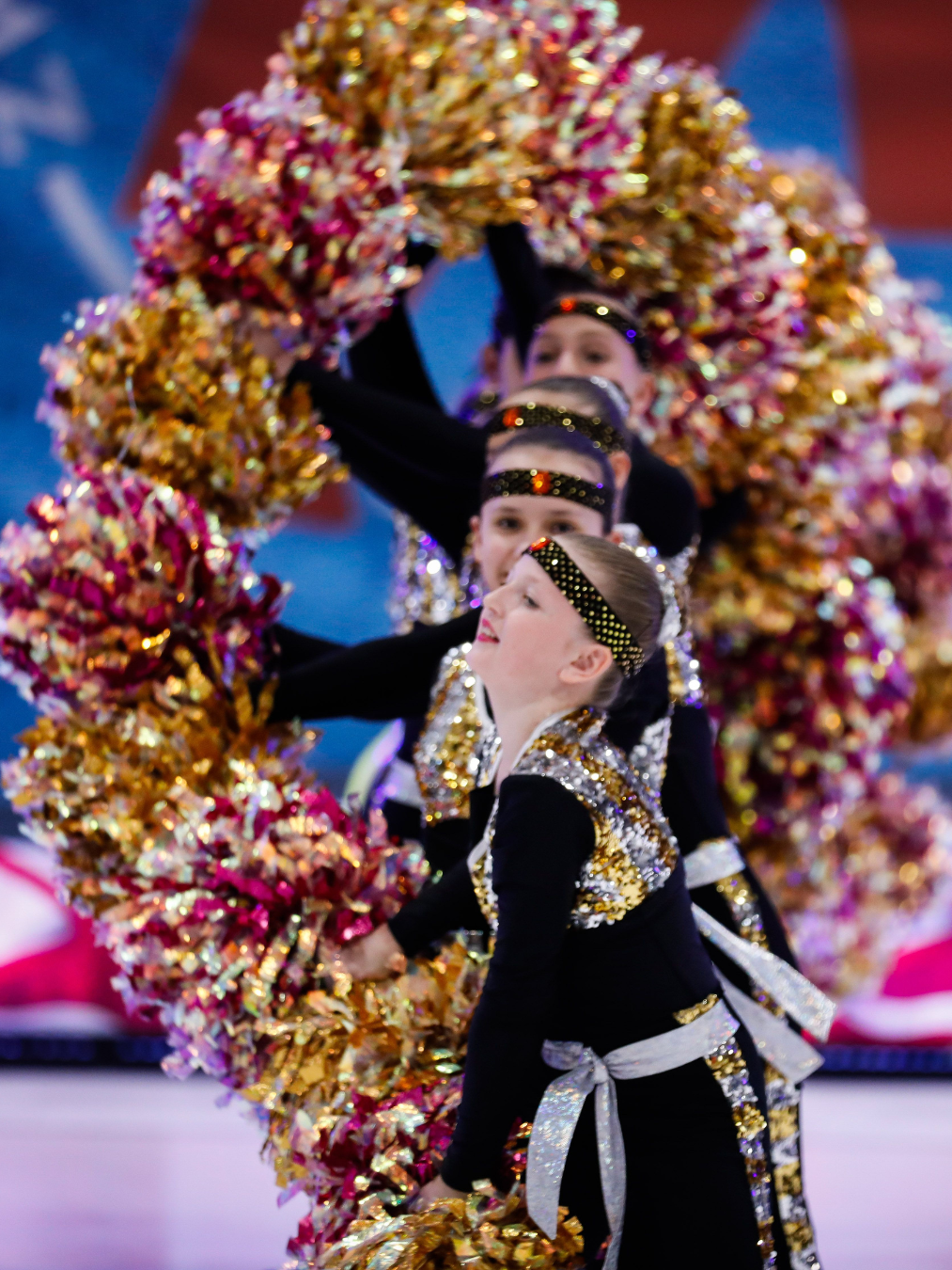 ZARA ostrołęka, zawody pompon sportowy, fala z pomponów, pompony dla mażoretek