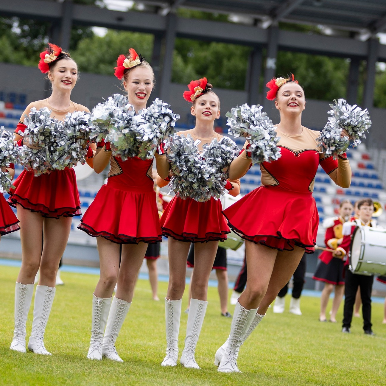 mażoretki Alizma, pompony dla mażoretek, pompony mażoretek