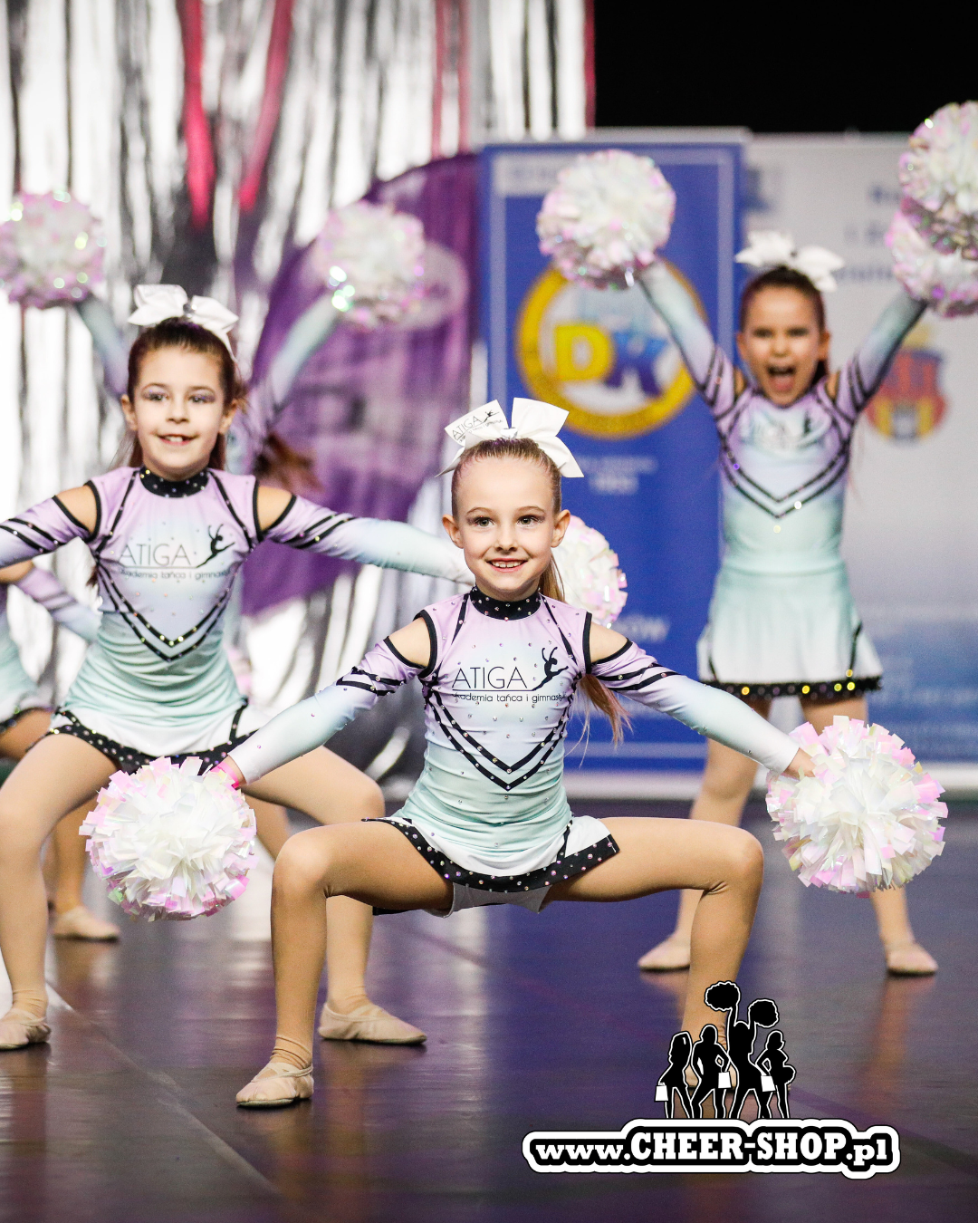 Cheerleaders Atiga Kraków, pompony dla cheerleaderek, profesjonalne pompony, best poms, poms for cheerleaders