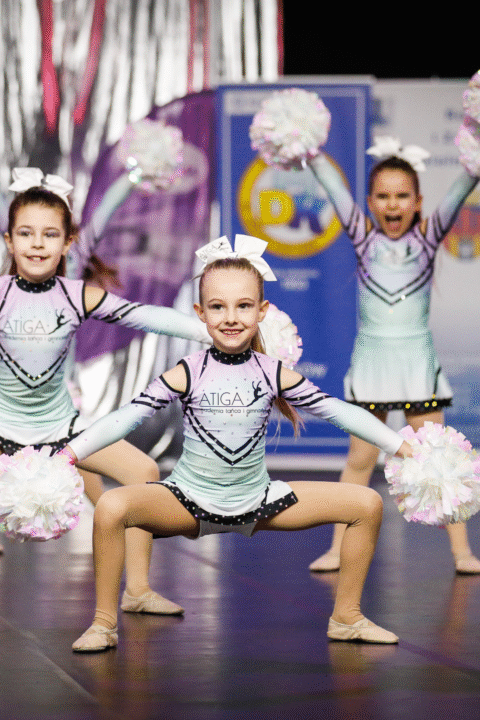 pompony perłowe, pearl poms, pompony dla cheerleaderek, best poms, cheerleaders atiga kraków