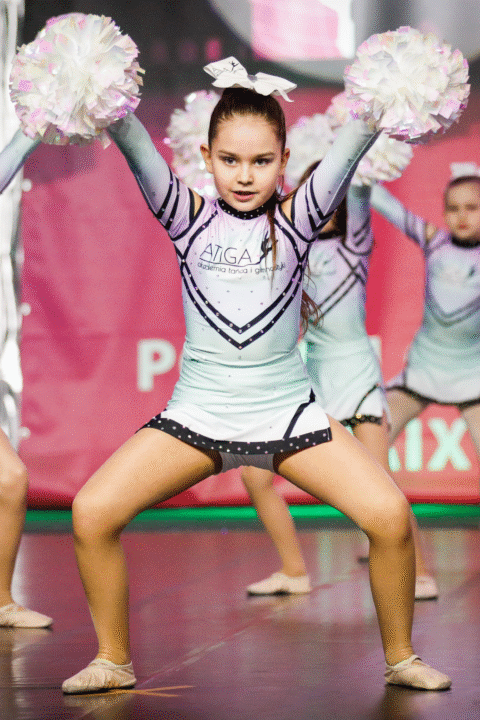 pompony perłowe, pearl poms, pompony dla cheerleaderek, best poms, cheershop, cheer poms, cheerleaders atiga kraków