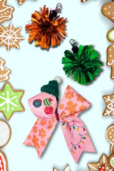 Cheer Box Świąteczny Uroczy Piernik, zestaw prezentowy, gift set, brelok kokarda z czapeczką, brelok mini pomponik zielony i pomarańczowy