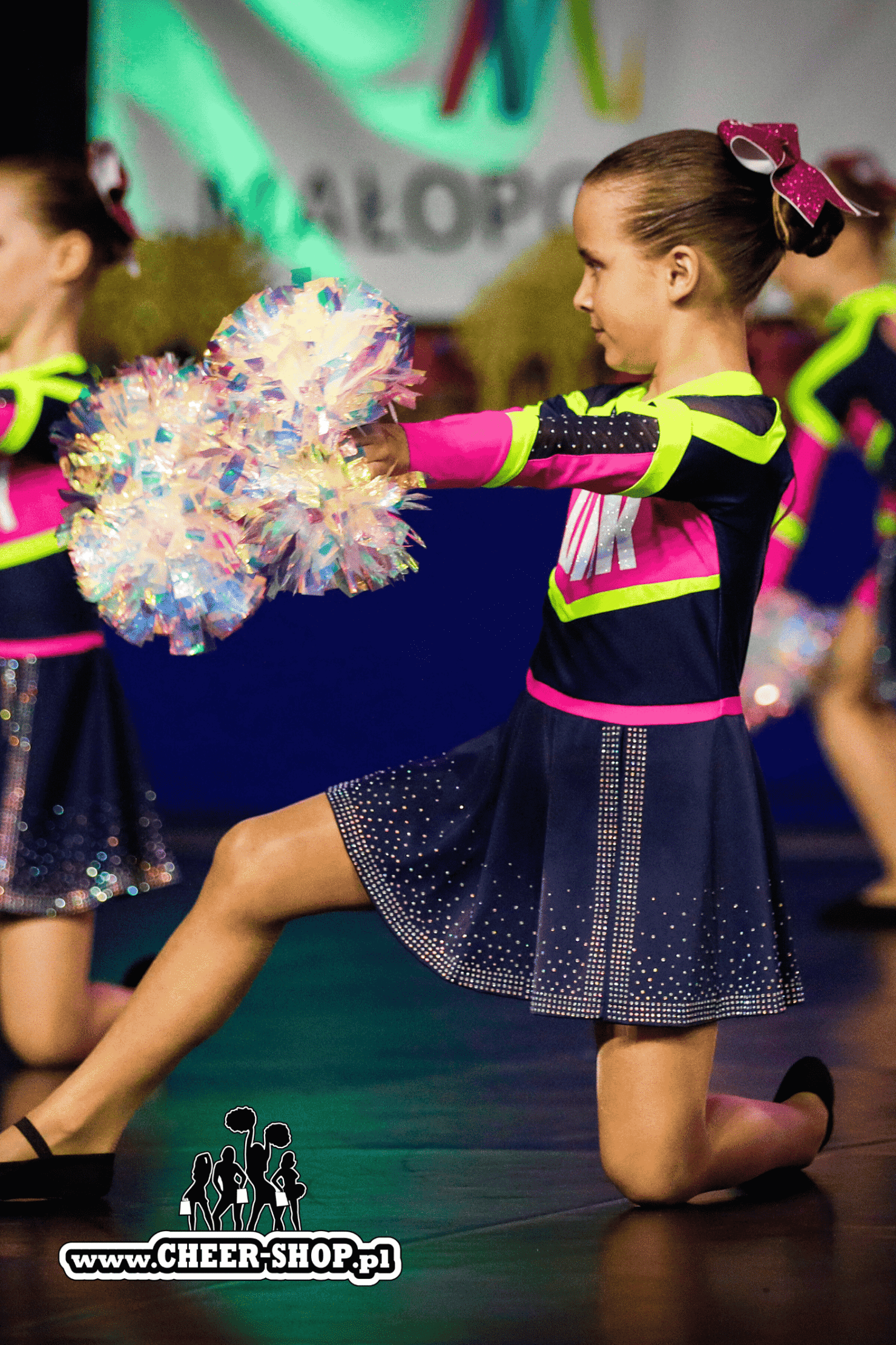 liderki cheerleaders, pompony crystal, profesjonalne pompony dla cheerleaderek, cheerleading sportowy, zawody, turniej