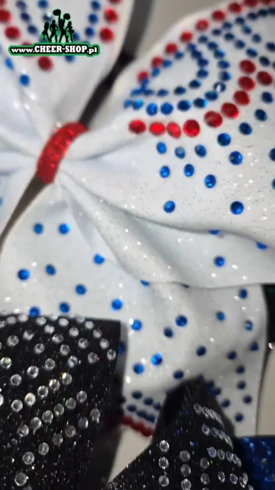 Szykuje się coś niesamowitego! 💎🤩🇬🇧⬇️Każdy wzór jest możliwy! Łączymy kreatywność z perfekcyjnym wykonaniem, mnogość kolorów i możliwości z najnowszymi trendami!🤍Geometria jest na topie!💚 Zwłaszcza ta, wykonana przez nas! Dokladnie tak, nasze kokardki wykonujemy od podstaw sami.Matematyczna precyzja, szybkie wykonanie, ogromny wybór kolorów brokatów oraz dżetów. Jak połączymy to wszystko, to otrzymamy wyjątkowe kokardy z Cheer-Shop.pl! 🎀Kokardy dla cheerleaderek na zamówienie! Wykonamy Twój wzór kokardy! Dodatkowo zrobimy to szybko, precyzyjnie i profesjonalnie 💪🏼😎Spójrzcie tylko na te wszystkie możliwości! 🤩 Ogranicza Was tylko wyobraźnia! Wejdźcie na Cheer-Shop.pl już teraz i stwórzmy razem Waszą wymarzoną kokardę!🇬🇧
Something amazing is coming! 💎🤩Any design is possible! We combine creativity with flawless craftsmanship, a wide range of colours and possibilities with the latest trends!Mathematical precision, quick execution, and a huge selection of glitter and rhinestone colors. Put it all together, and you get unique bows from Cheer-Shop.pl! 🎀Custom-made cheerleading bows! We’ll create your bow design! Plus, we’ll do it quickly, precisely, and professionally 💪🏼😎Just look at all these possibilities! 🤩 The only limit is your imagination! Visit Cheer-Shop.pl now and let’s create your dream bow together!#cheershoppoland #cheershoppolska #bestcheershop #cheerbows #kokardydlacheerleaderekCheer Shop • Cheer Shop Polska • kokardy dla cheerleaders • kokardki dla cheerleaderek • profesjonalne kokardy do włosów • Cheer Bows • akcesoria dla cheerleaderek • Handmade bows • professional bows • glitter bows • rhinestones • cheerleading sportowy • custom bows • cheer bows • kokardki drużynowe • ręcznie robione kokardy • personalized cheer bows • team bows • handmade cheer bows • cheerleaders  how • all star cheer bow • cheer bow shop • we are cheer revolution • cheer bow Polska •